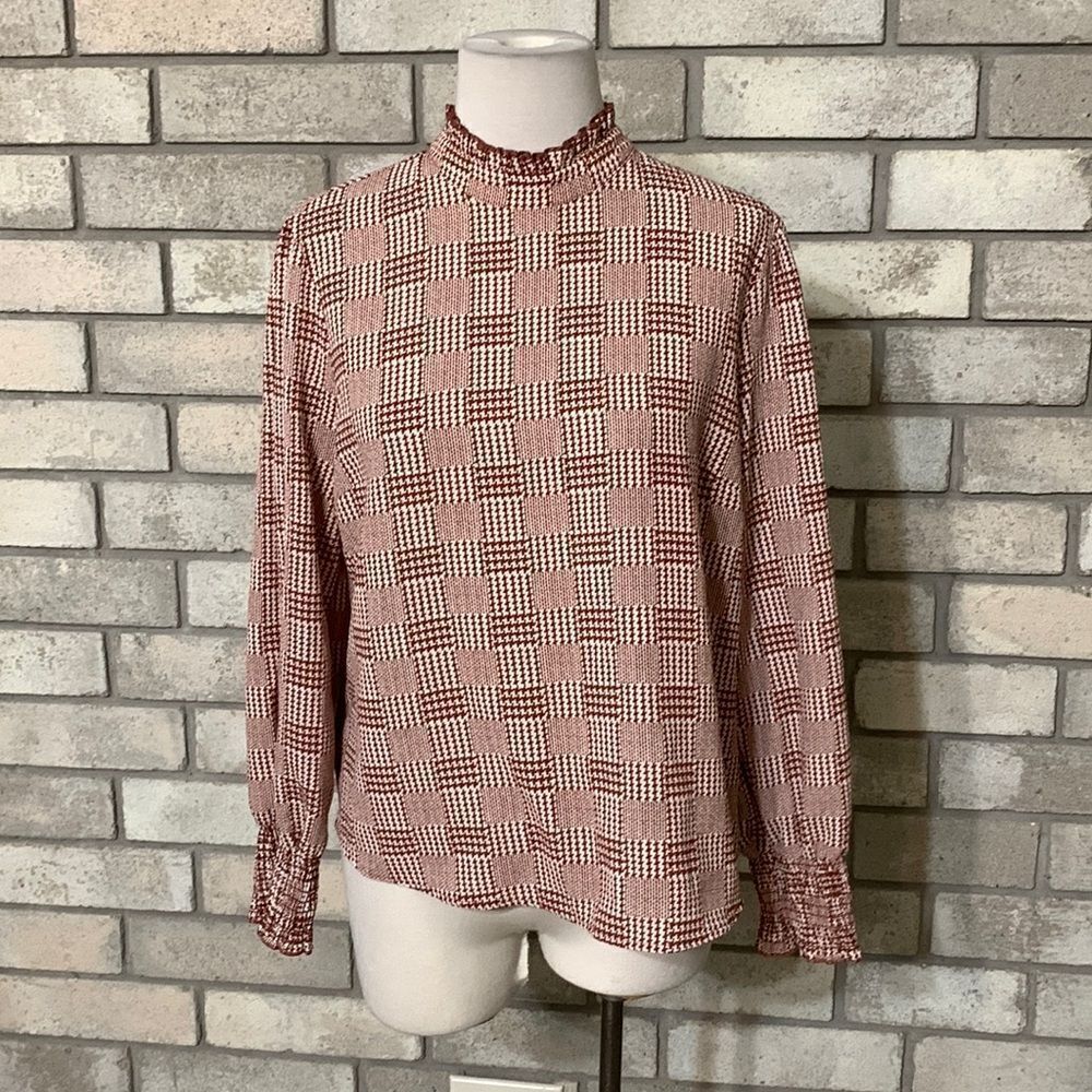 3for$20 blouse medium runs smaller towards small